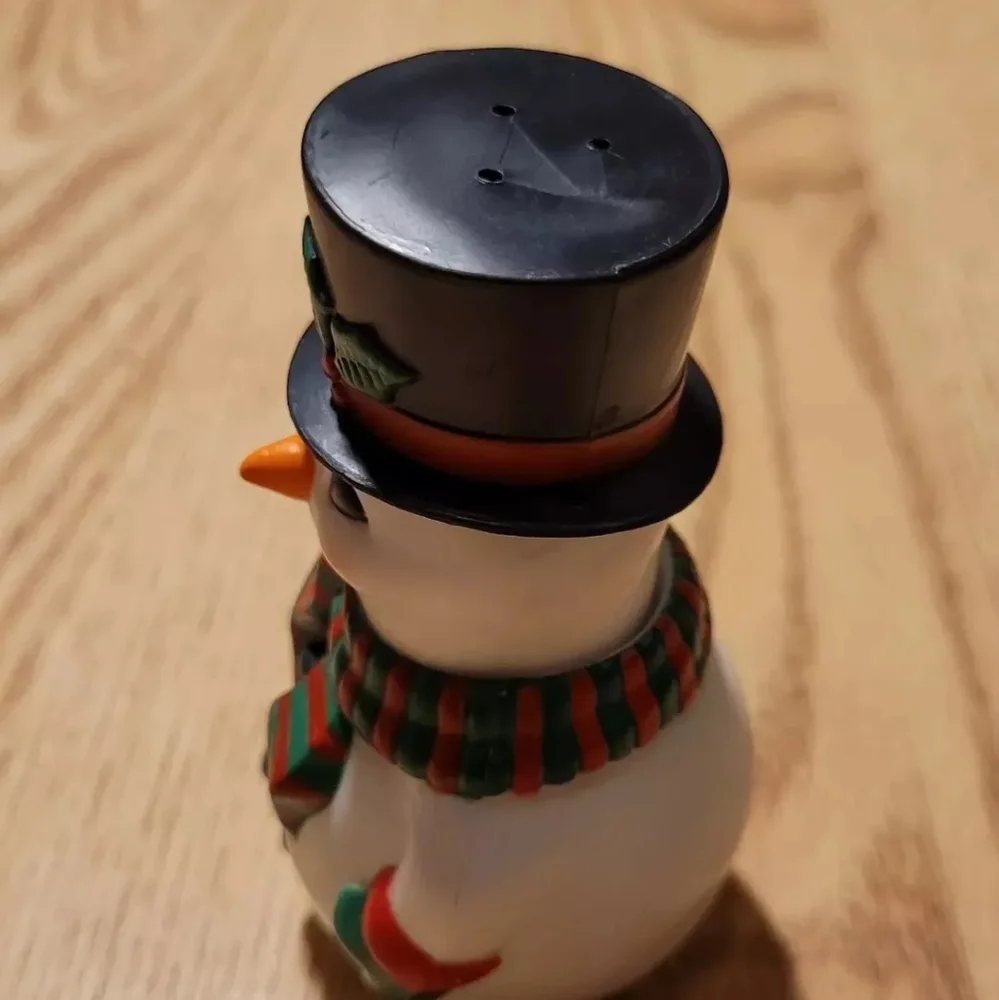 Vintage Avon Snowman Top Hat Salt & Pepper Shakers
